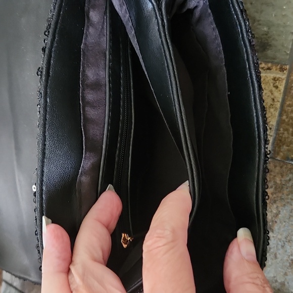 🍁 BLACK FRIDAY DEALS! 🦃 NWOT BADGLEY MISCHKA SEQUIN MESSENGER BAG WITH PEARL - Picture 4 of 5